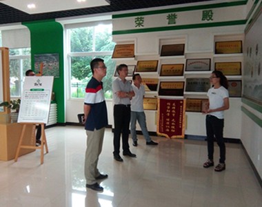 上海联业农业科技有限公司董事长和执行董事一行到文山做市场调研