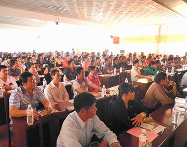 上海联业在弥勒县肥料产品应用技术交流会